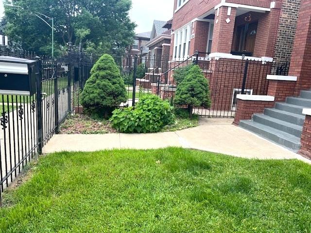 5536 S Albany Ave, Chicago, IL 60629 - view of yard