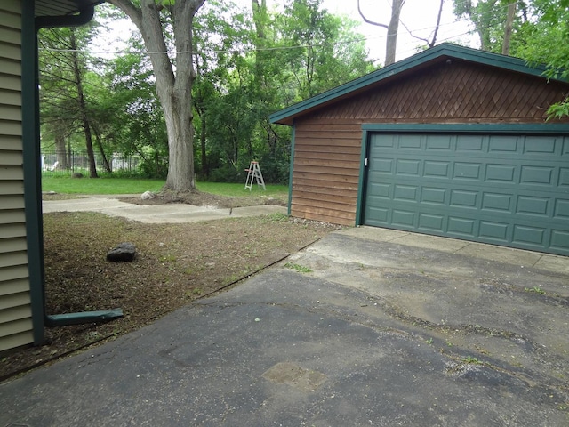 9802 Gallek Rd, Fox River Grove, IL 60021 - view of detached garage
