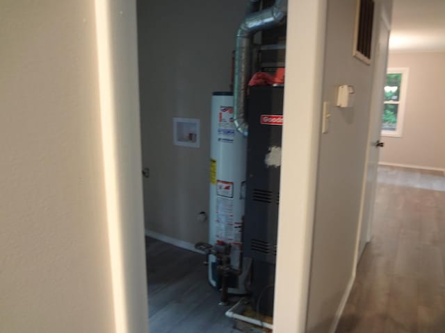 9802 Gallek Rd, Fox River Grove, IL 60021 - utilities with water heater