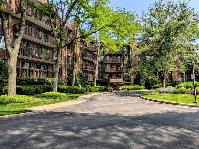1125 Lake Cook Rd Unit 209, Northbrook, IL 60062 - view of apartment building / complex