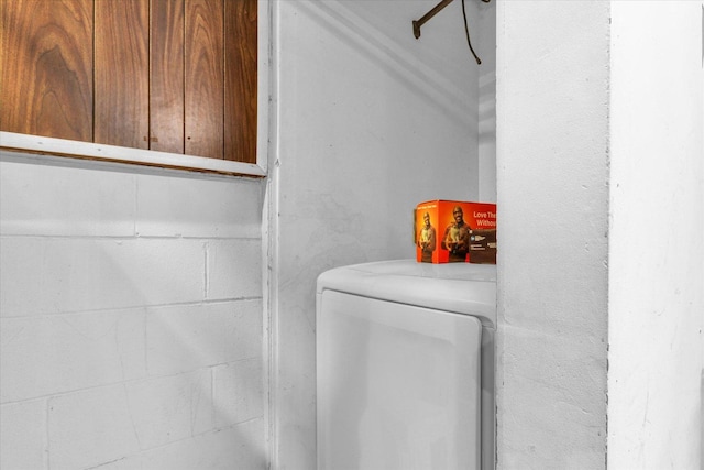 1825 Parkdale Dr, Champaign, IL 61821 - washroom featuring washer / clothes dryer