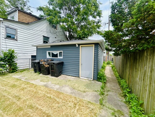 8537 S Kingston Ave, Chicago, IL 60617 - photo 16