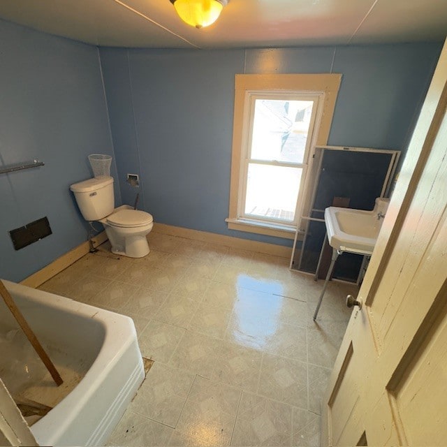 503 E Mason St E, Polo, IL 61064 - full bathroom with toilet and a bath