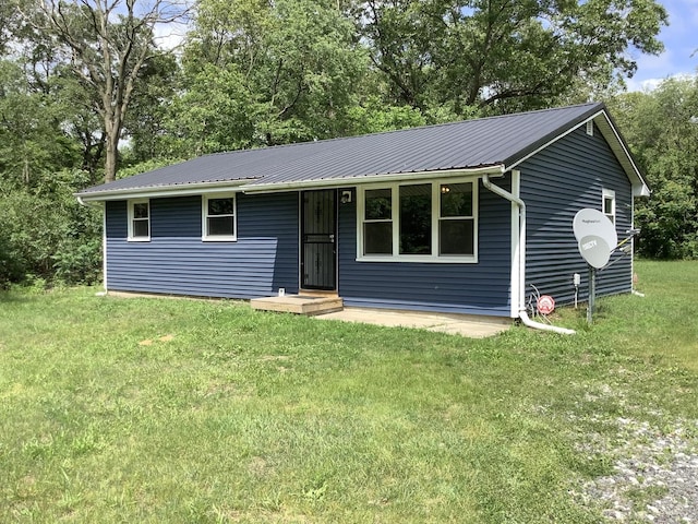 6643 S 13370e Rd, Pembroke Twp, IL 60958 - view of front facade featuring a front lawn and a metal roof