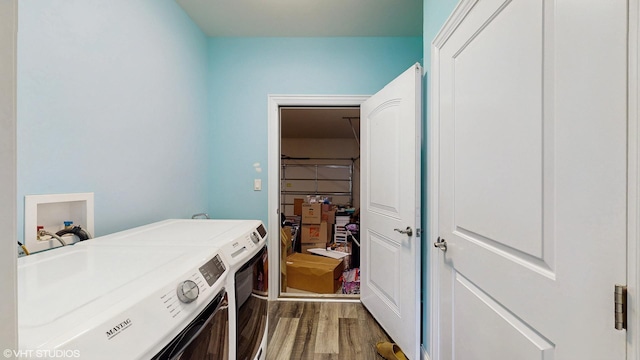 14948 S Preserve Dr, Lockport, IL 60441 - laundry room featuring washing machine and dryer and wood finished floors