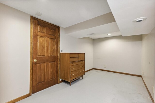 307 Valley Rd, North Aurora, IL 60542 - finished basement featuring baseboards
