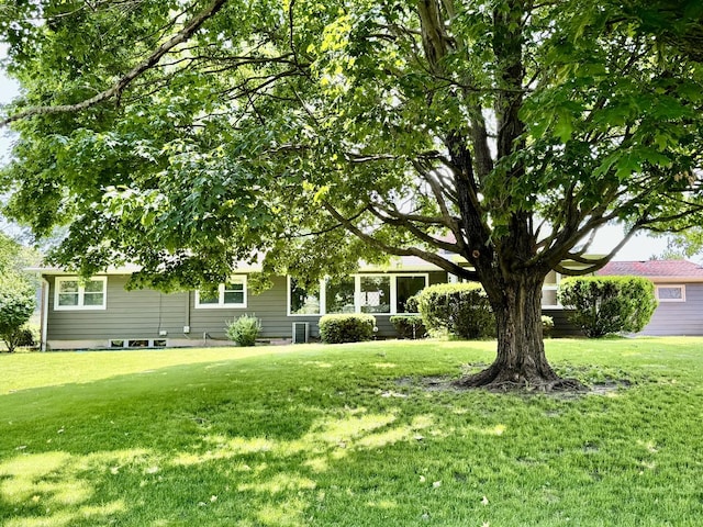 221 Thornbrook Rd, Dekalb, IL 60115 - view of front of house with a front yard
