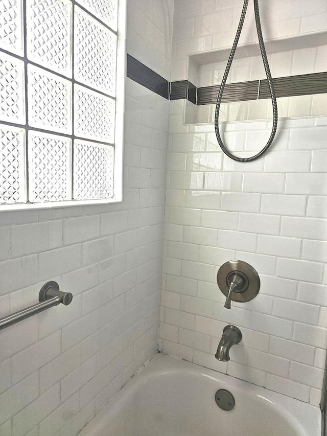6512 Ridge Dr, Chicago Ridge, IL 60415 - full bathroom featuring shower / bathtub combination