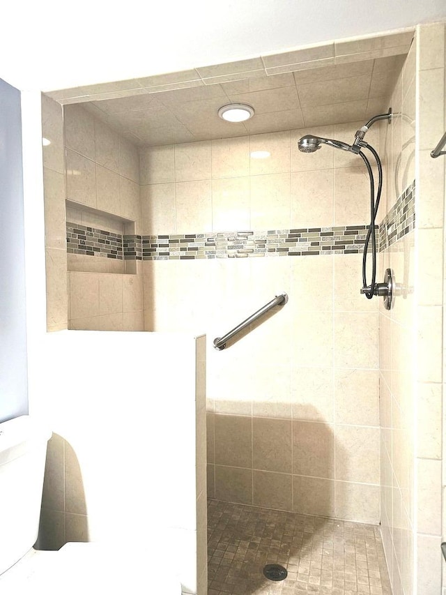 6512 Ridge Dr, Chicago Ridge, IL 60415 - bathroom featuring a stall shower
