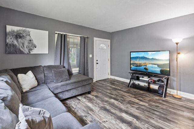 956 S Elm Ave, Kankakee, IL 60901 - living area with wood finished floors and baseboards