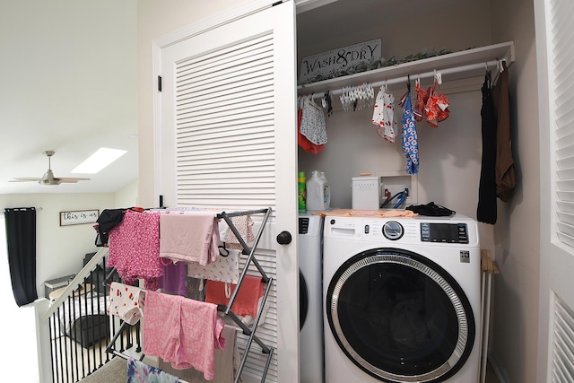 1602 Peachtree Ln, Lockport, IL 60441 - laundry area featuring washer / dryer, a skylight, and ceiling fan