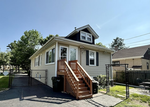 98 Northgate Rd, Riverside, IL 60546 - view of front facade featuring a gate