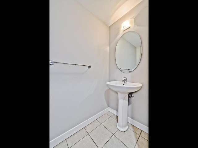737 W Washington Blvd Unit 3003, Chicago, IL 60661 - bathroom with tile patterned floors and baseboards
