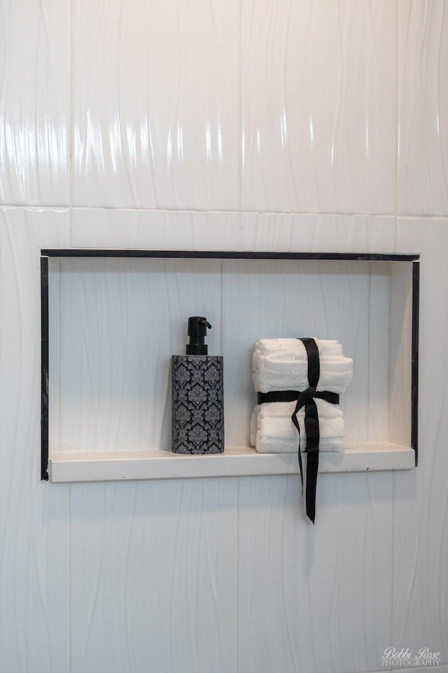 111 Mayberry Ct, Rolling Meadows, IL 60008 - bathroom view