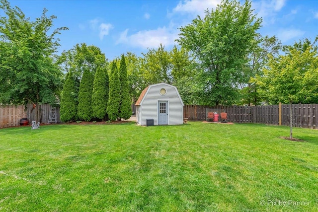 28909 Honeysuckle Ct, Lakemoor, IL 60051 - fenced backyard with a storage shed
