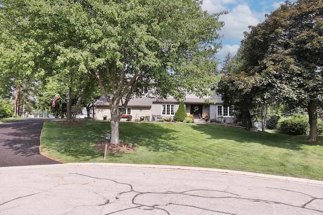 110 Tudor Dr, Barrington, IL 60010 - view of front of house featuring a front lawn