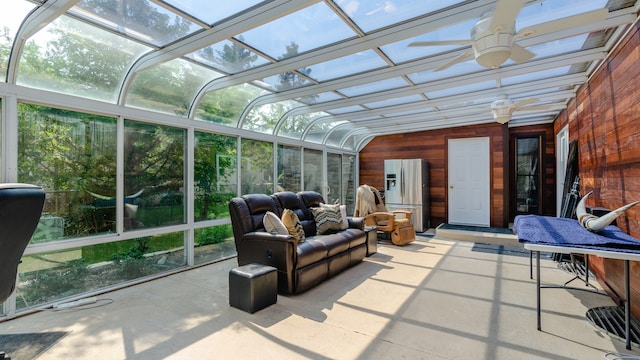 908 Claremont Dr, Downers Grove, IL 60516 - sunroom featuring a ceiling fan
