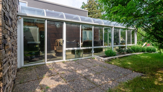 908 Claremont Dr, Downers Grove, IL 60516 - back of property with a sunroom