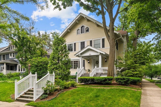633 Forest Ave, Wilmette, IL 60091 - view of front of house with a front lawn