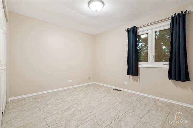 1018 Bob O Link Ln, Darien, IL 60561 - empty room with baseboards