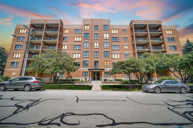 1636 Ashland Ave Unit 209, Des Plaines, IL 60016 - view of apartment building / complex