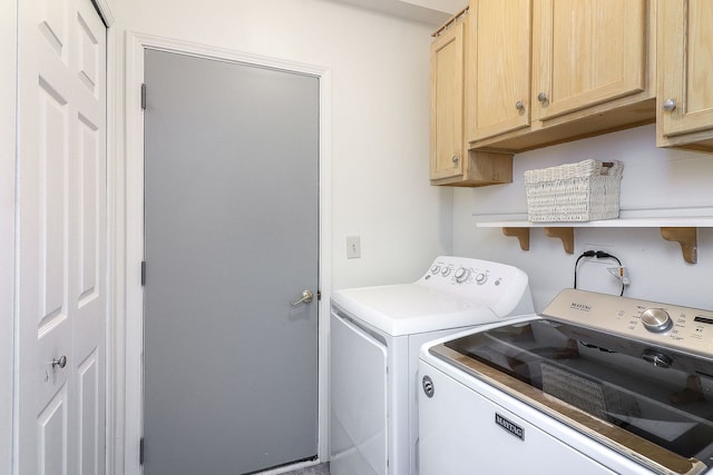 902 Heathrow Ln, Naperville, IL 60540 - laundry room with washing machine and clothes dryer and cabinet space