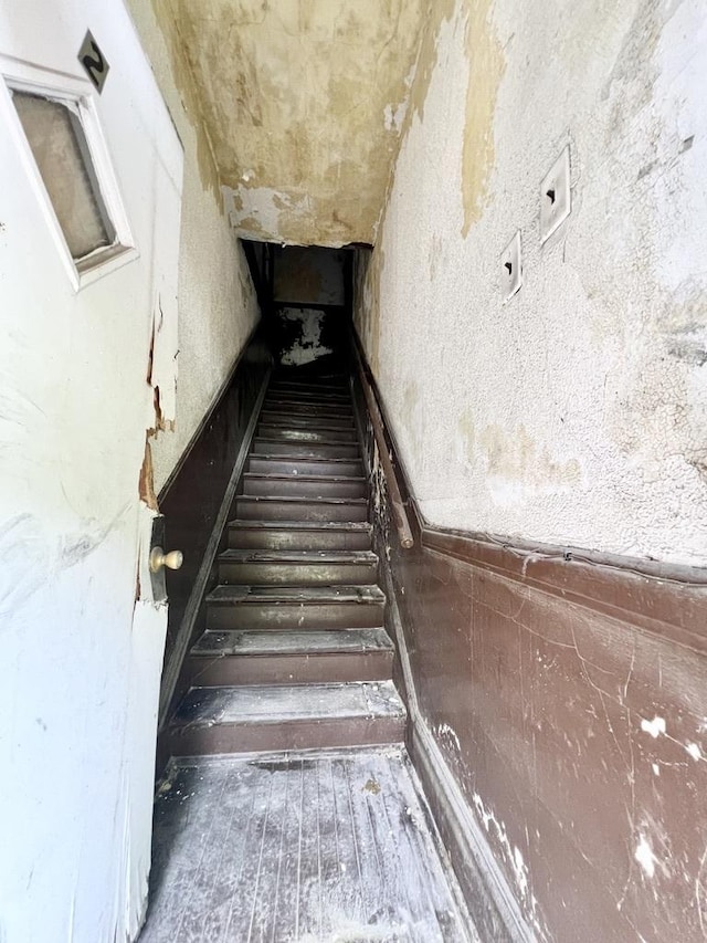 1539 S Harding Ave, Chicago, IL 60623 - view of stairway