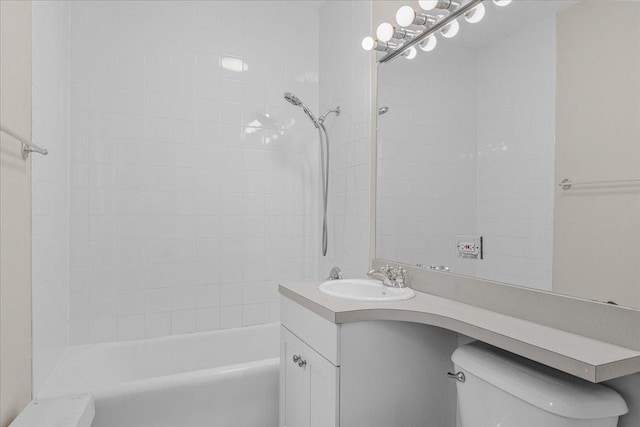 819 Forest Ave Unit 2W, Evanston, IL 60202 - full bath with vanity and bathtub / shower combination