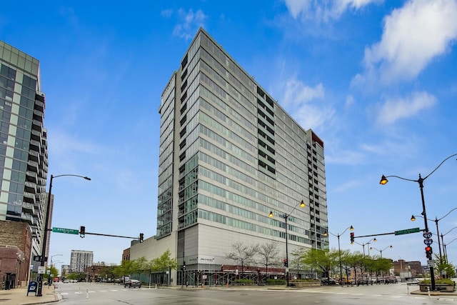 659 W Randolph St Unit 1115, Chicago, IL 60661 - view of building exterior
