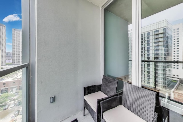 659 W Randolph St Unit 1115, Chicago, IL 60661 - balcony with a city view