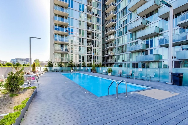 659 W Randolph St Unit 1115, Chicago, IL 60661 - community pool featuring a wooden deck