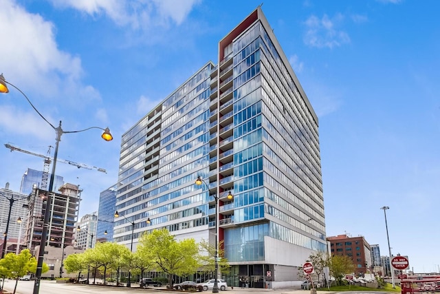 659 W Randolph St Unit 1115, Chicago, IL 60661 - view of property with a view of city