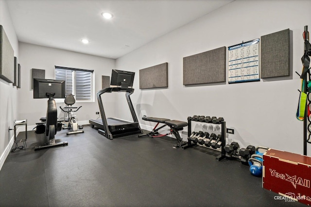 3578 Doral Dr, Elgin, IL 60124 - exercise room featuring baseboards and recessed lighting