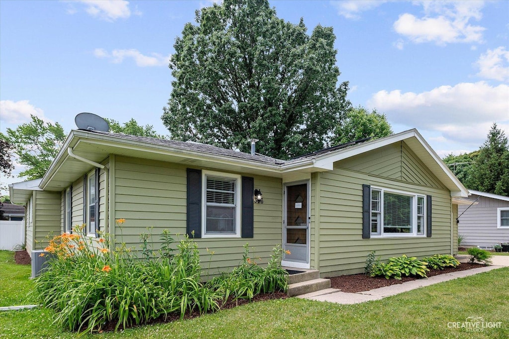 306 Hillside Pl, North Aurora, IL 60542 - photo 1