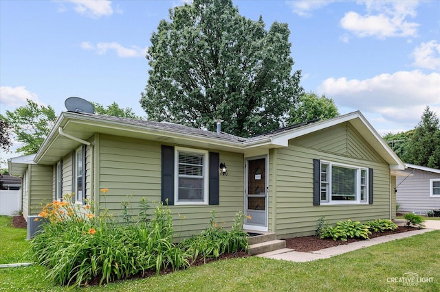 306 Hillside Pl, North Aurora, IL 60542 - view of front of property featuring entry steps and a front lawn