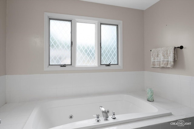 306 Hillside Pl, North Aurora, IL 60542 - full bath with a whirlpool tub