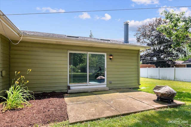 306 Hillside Pl, North Aurora, IL 60542 - rear view of house with a patio