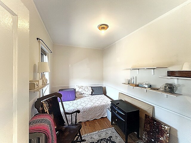 629 Garfield St Unit 1N, Oak Park, IL 60304 - sitting room with crown molding and wood finished floors