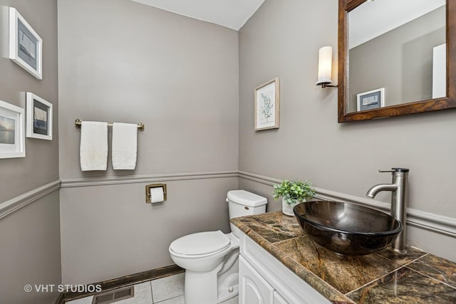 4816 Hickory Way, Johnsburg, IL 60051 - bathroom featuring vanity and tile patterned floors