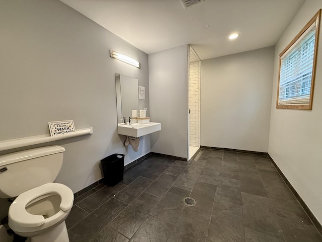 14401 Pulaski Rd, Midlothian, IL 60445 - bathroom featuring toilet and recessed lighting