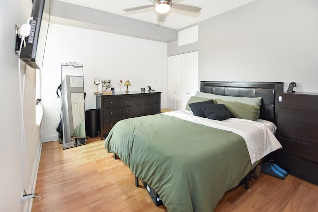 4220 S Champlain Ave Unit 2N, Chicago, IL 60653 - bedroom featuring light wood finished floors and a ceiling fan