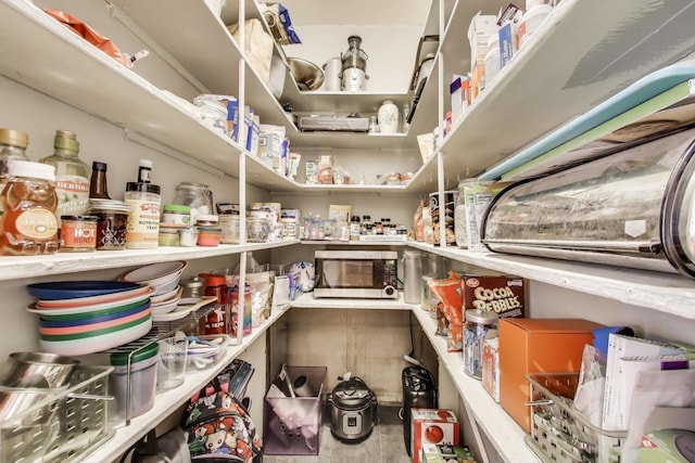 5502 S Hyde Park Blvd Unit 2, Chicago, IL 60637 - view of pantry