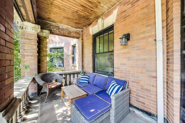 5502 S Hyde Park Blvd Unit 2, Chicago, IL 60637 - porch featuring an outdoor hangout area