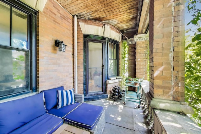5502 S Hyde Park Blvd Unit 2, Chicago, IL 60637 - view of porch