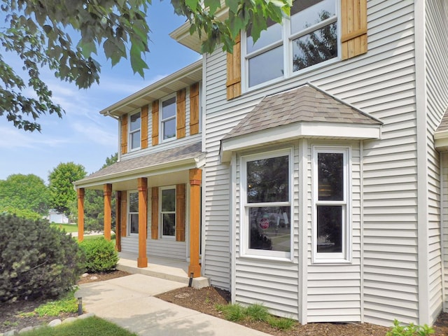 1637 Old Field Ct, Rockton, IL 61072 - view of front of home with a porch