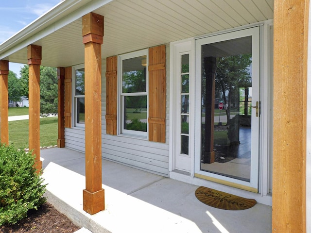 1637 Old Field Ct, Rockton, IL 61072 - doorway to property featuring a porch