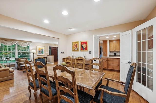 2810 Beckwith Ct, Northbrook, IL 60062 - dining room with light wood-style floors and recessed lighting
