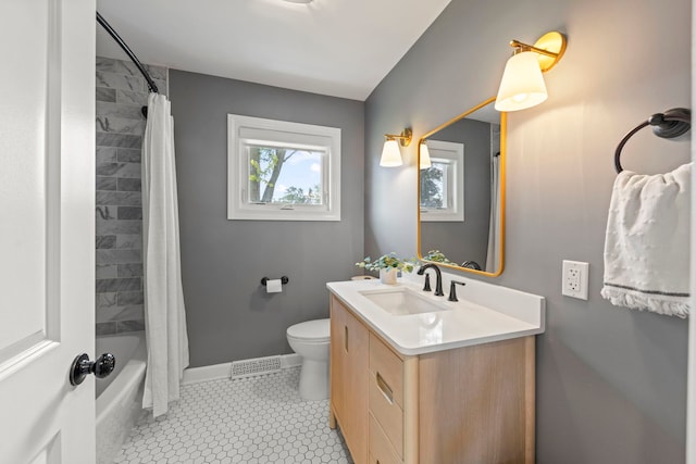 26W079 Thomas Rd, Wheaton, IL 60187 - bathroom with vanity and shower / bath combo