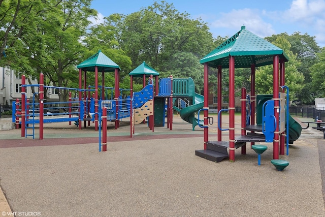 1048 W Lill Ave Unit 2, Chicago, IL 60614 - view of community playground