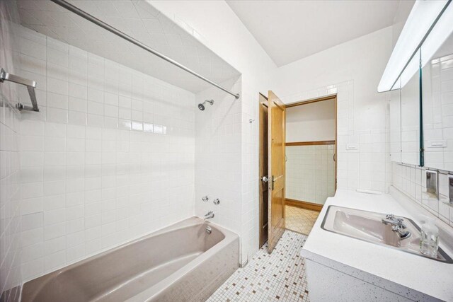 2215 Cuyler Ave, Berwyn, IL 60402 - photo 22
